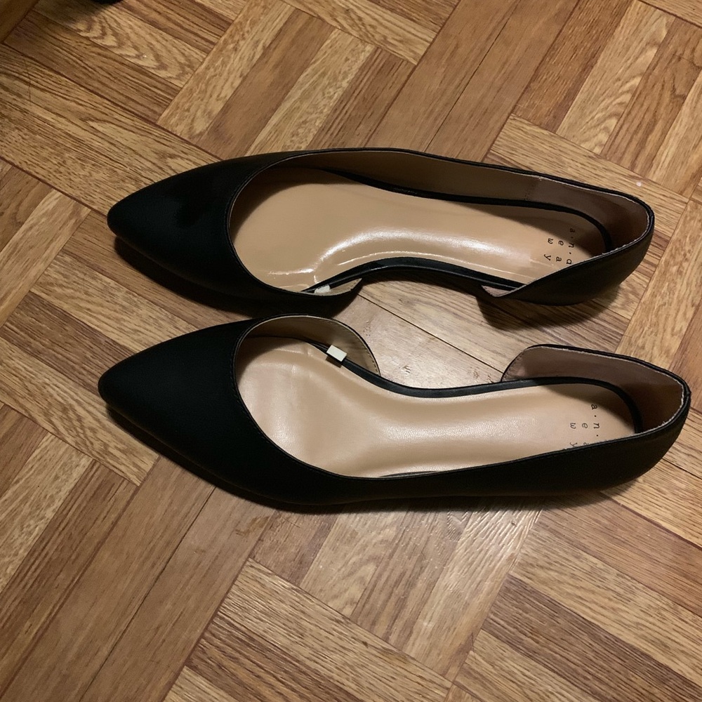 Black Pointed Toe Flats